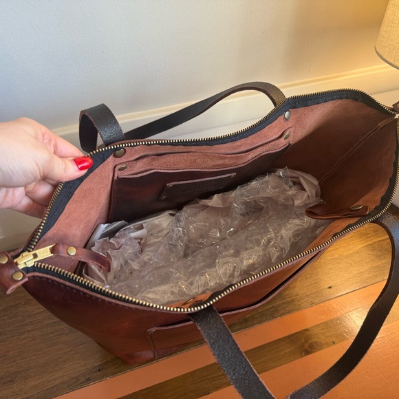 Portland Leather Goods- Large Tote in Lava - Picture 2 of 12